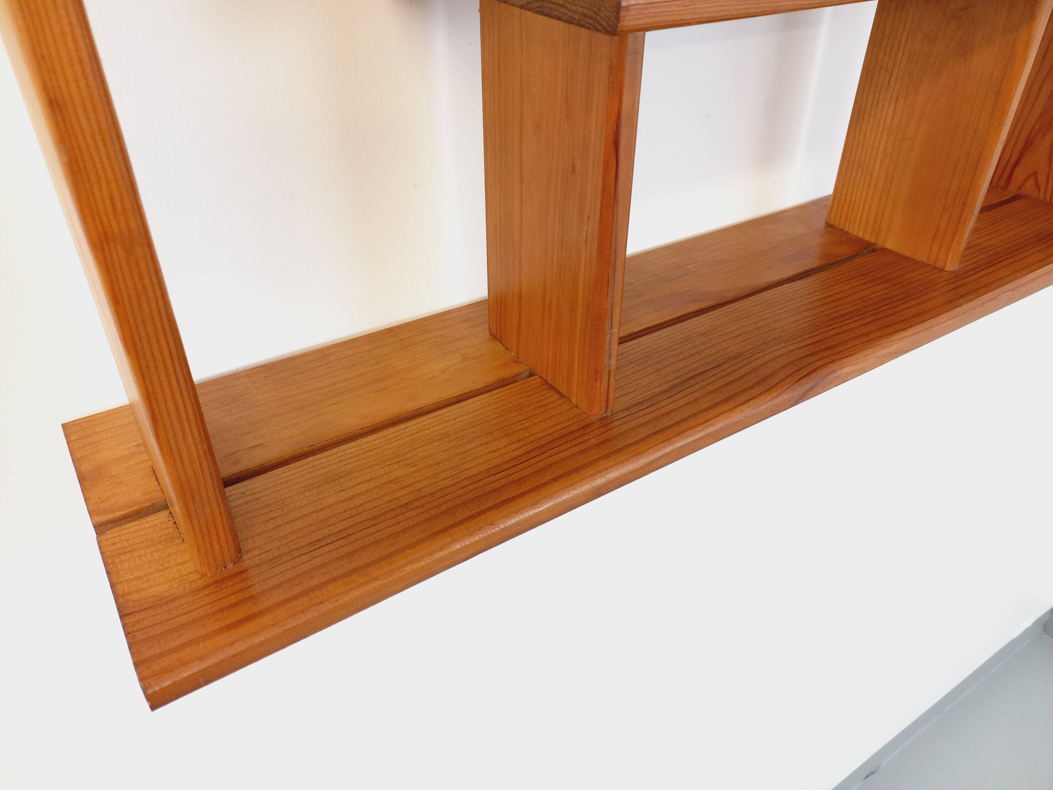 Etagère murale en pin vintage style Maison Regain des années 80