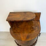 Table de chevet unique en noyer de style Art déco italien, années 1930.