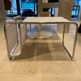 Table d'appoint porte-revues