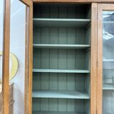 Large two-part display case (renovated)