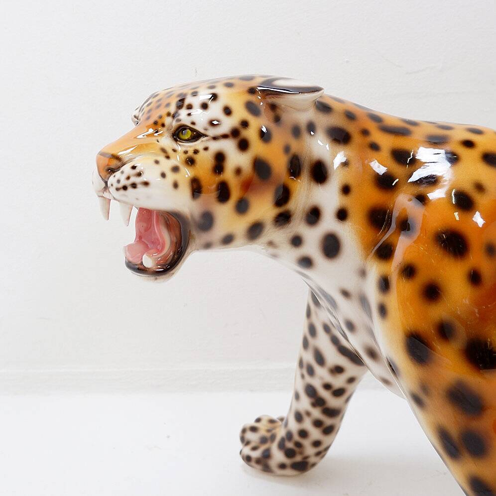 Ceramic sculpture of a leopard by "Ceramiche Boxer" - Italy