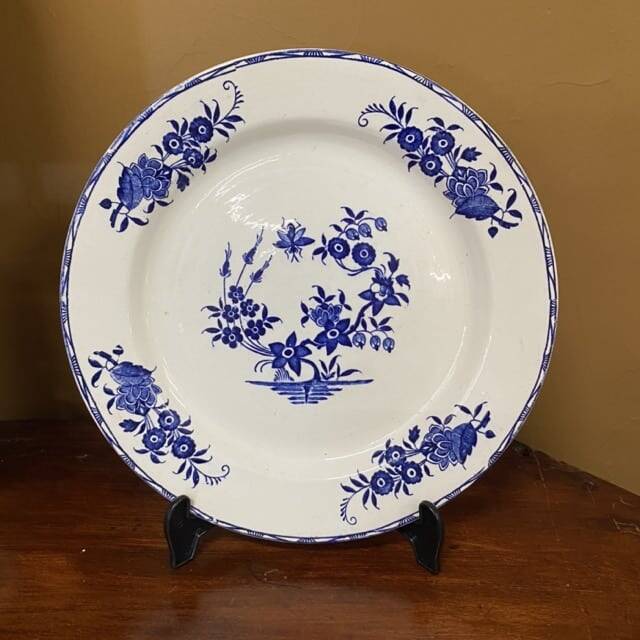 Round dish in Tournai porcelain, Boch Frères, fly decoration