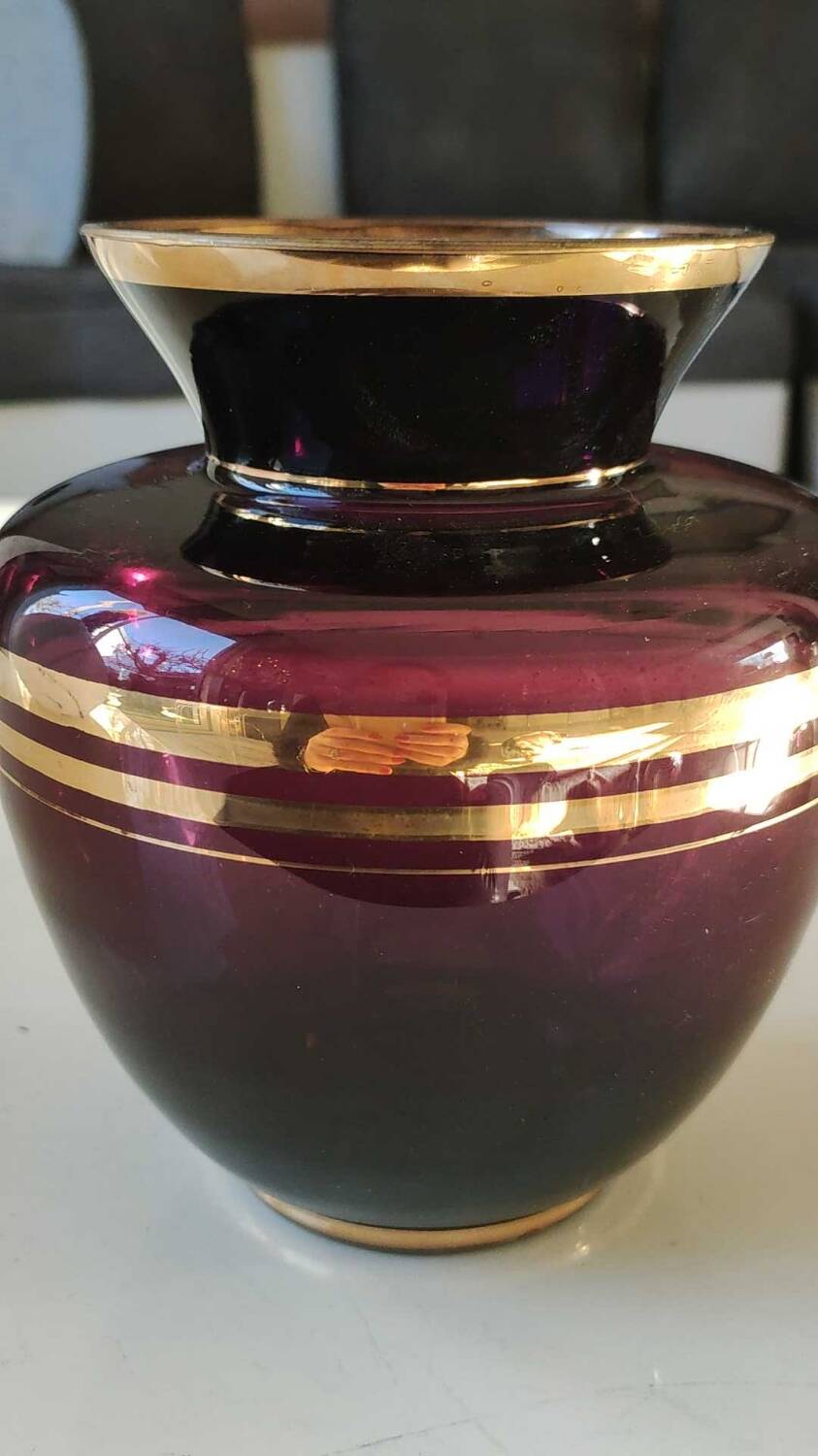 Verrerie Boom d’Anvers ball vase, Murano style. Amethyst color/Horizontal gold bands