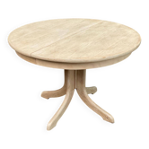 Renovated Scandinavian dining table in solid oak with a central leg from the 1970s.