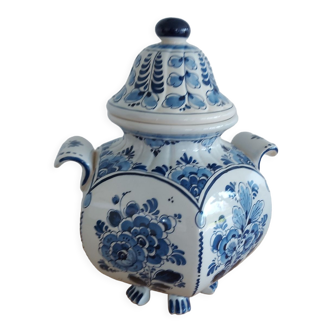 Delft earthenware covered vase