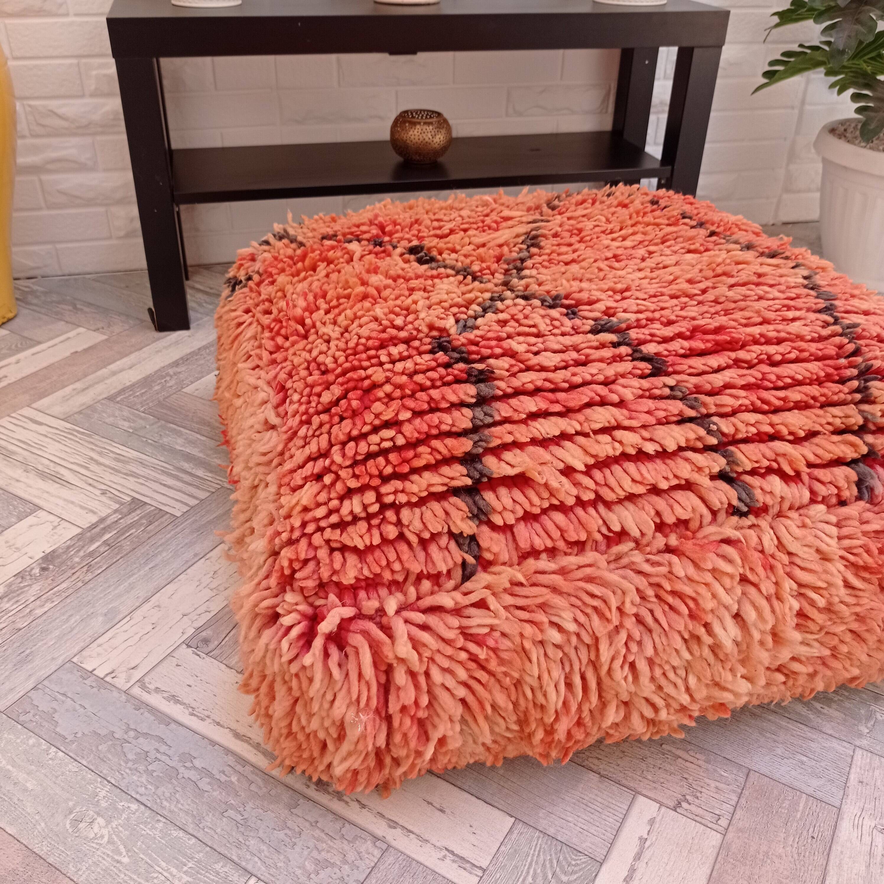 Handmade Berber pouf in wool 60 X 60 X 20 CM