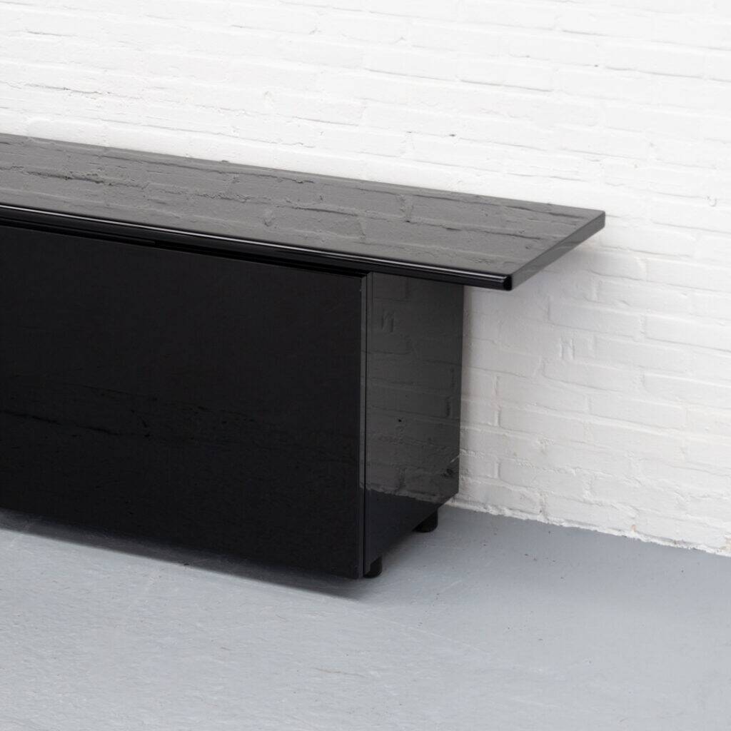 Italian high-gloss sideboard, 1980s