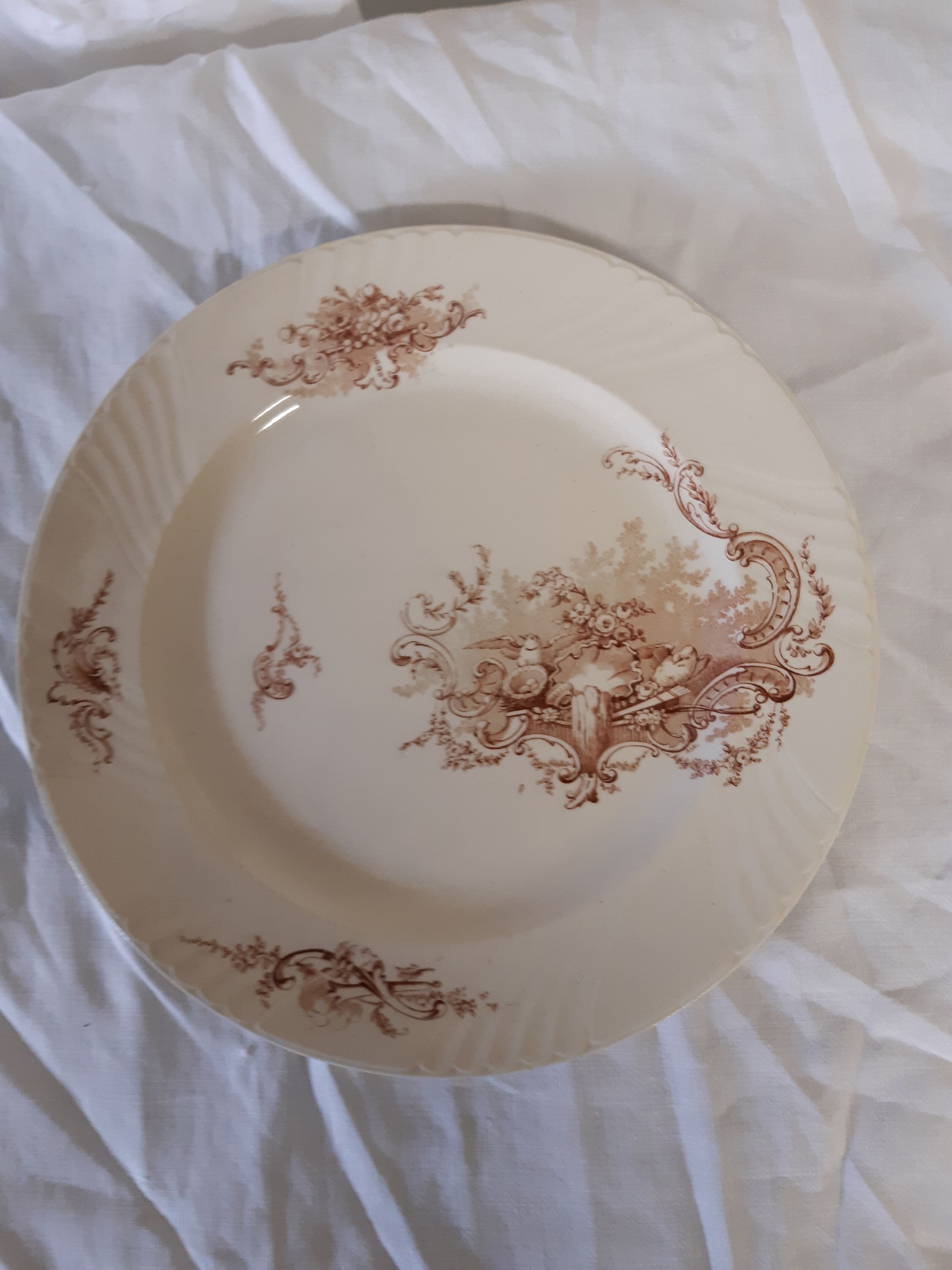 2 plates in Lunéville earthenware