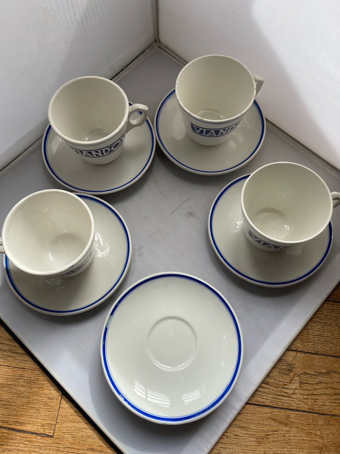 French bistro cups viandox