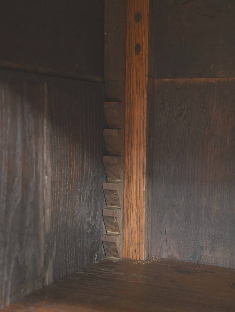 Solid oak sideboard, Louis XV style – Mid-19th century