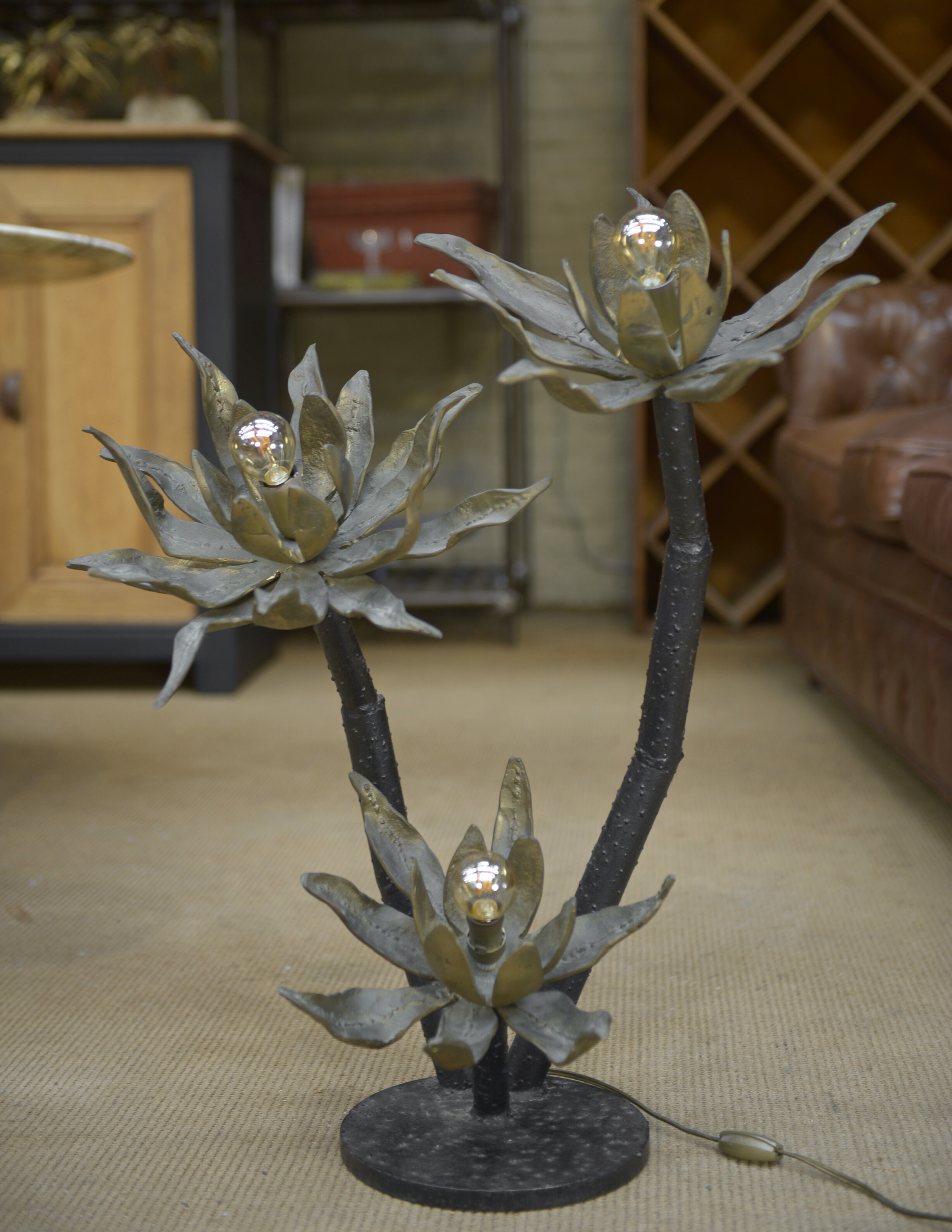 Bronze lamp with 3 Flowers 1960