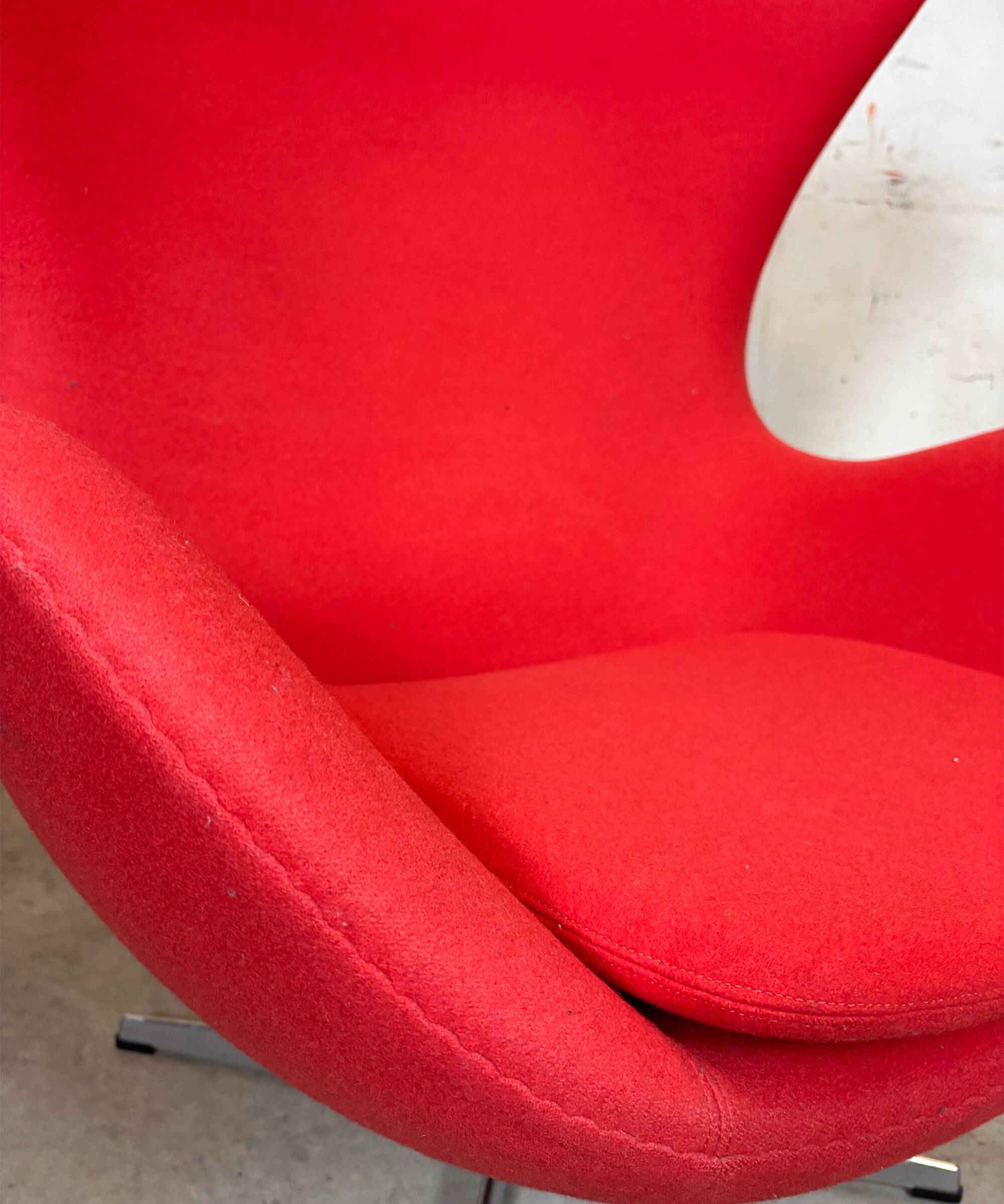Fauteuil Egg Lounge Fritz Hansen Tissu Arne Jacobsen – Rouge – Fauteuil design,