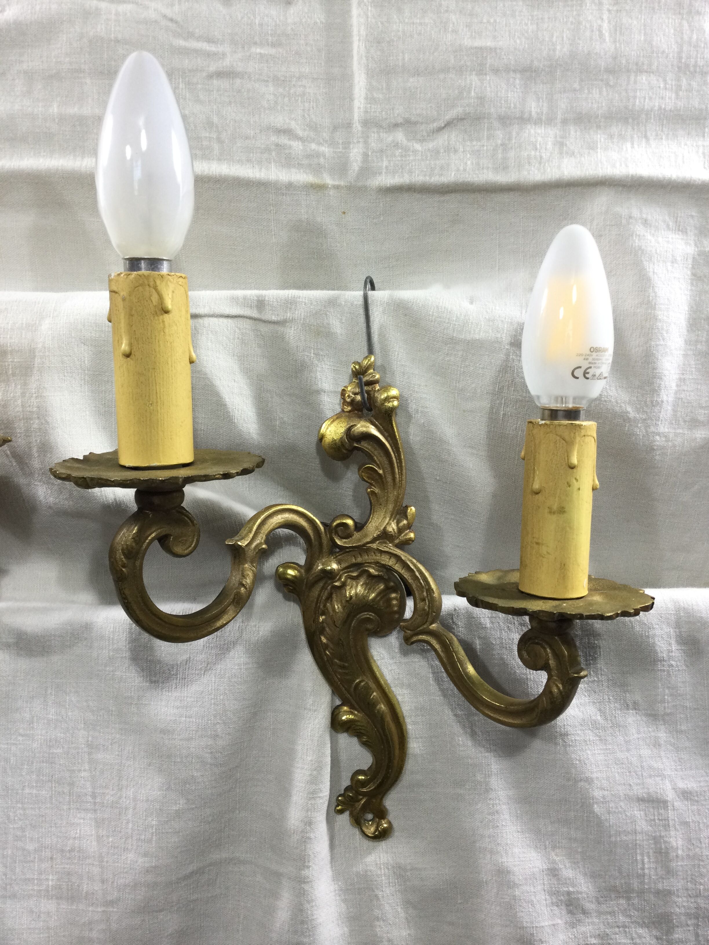Paire d'appliques en bronze style Louis XV