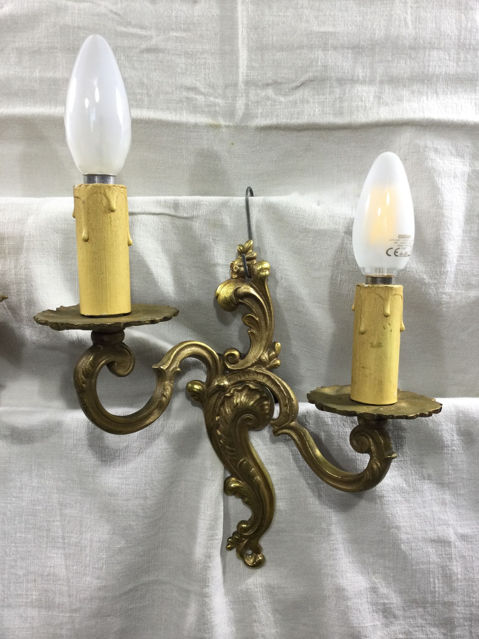 Paire d'appliques en bronze style Louis XV
