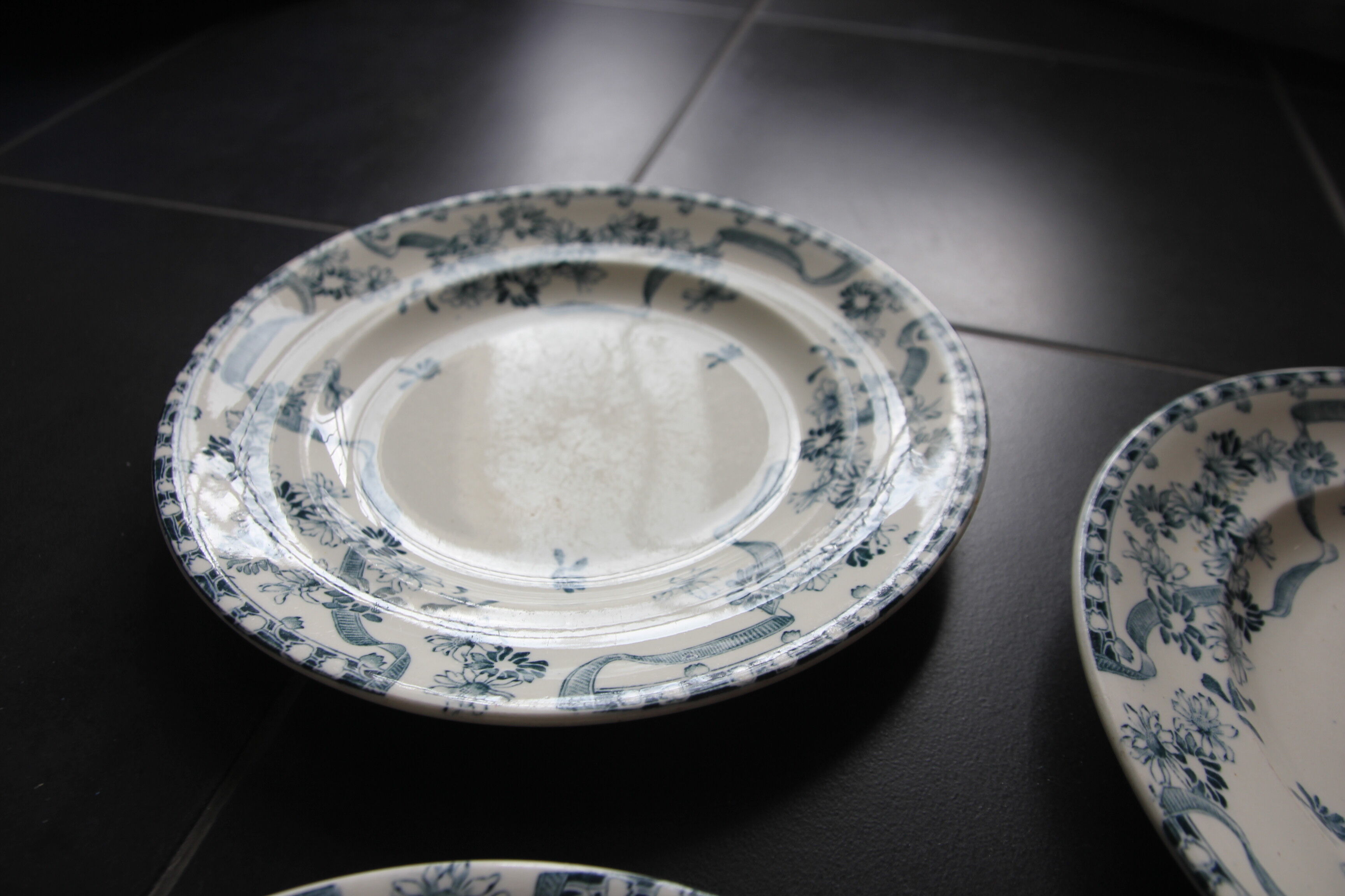 3 plates iron earth Paquerette de Longwy