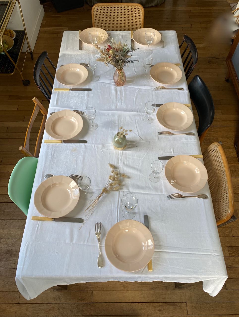 Service of powder pink hollow plates