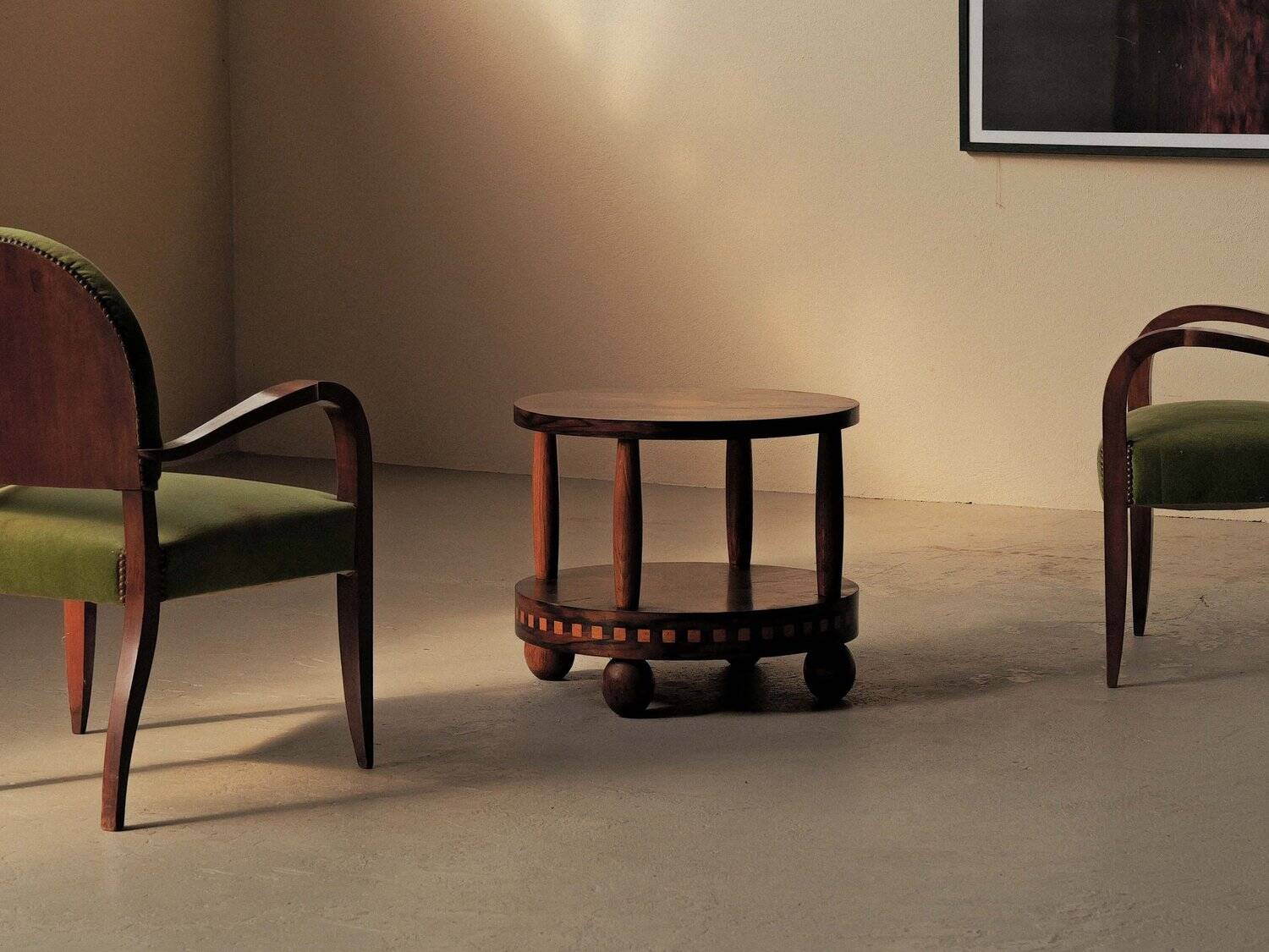 Art Deco gueridon in marquetry, circa 1930.