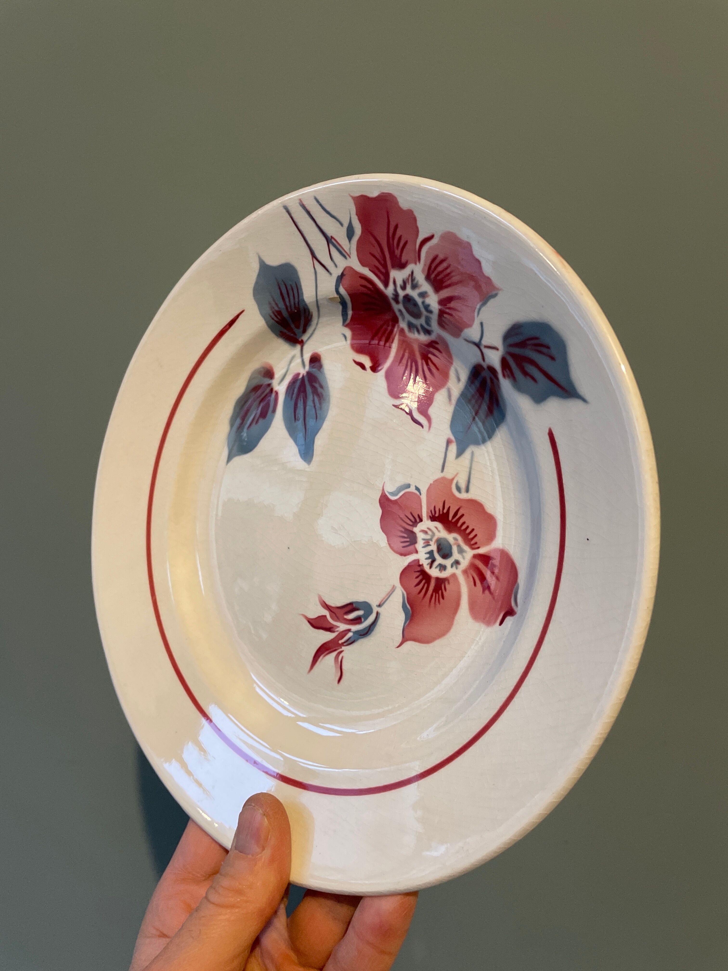 Lot de 12 assiettes semi creuses Sarreguemines, modèle « Clématites »