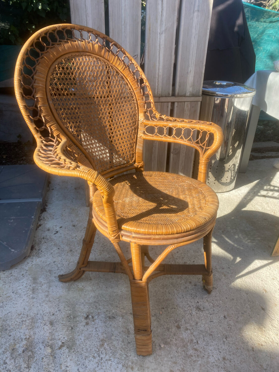 Vintage rattan chair chair