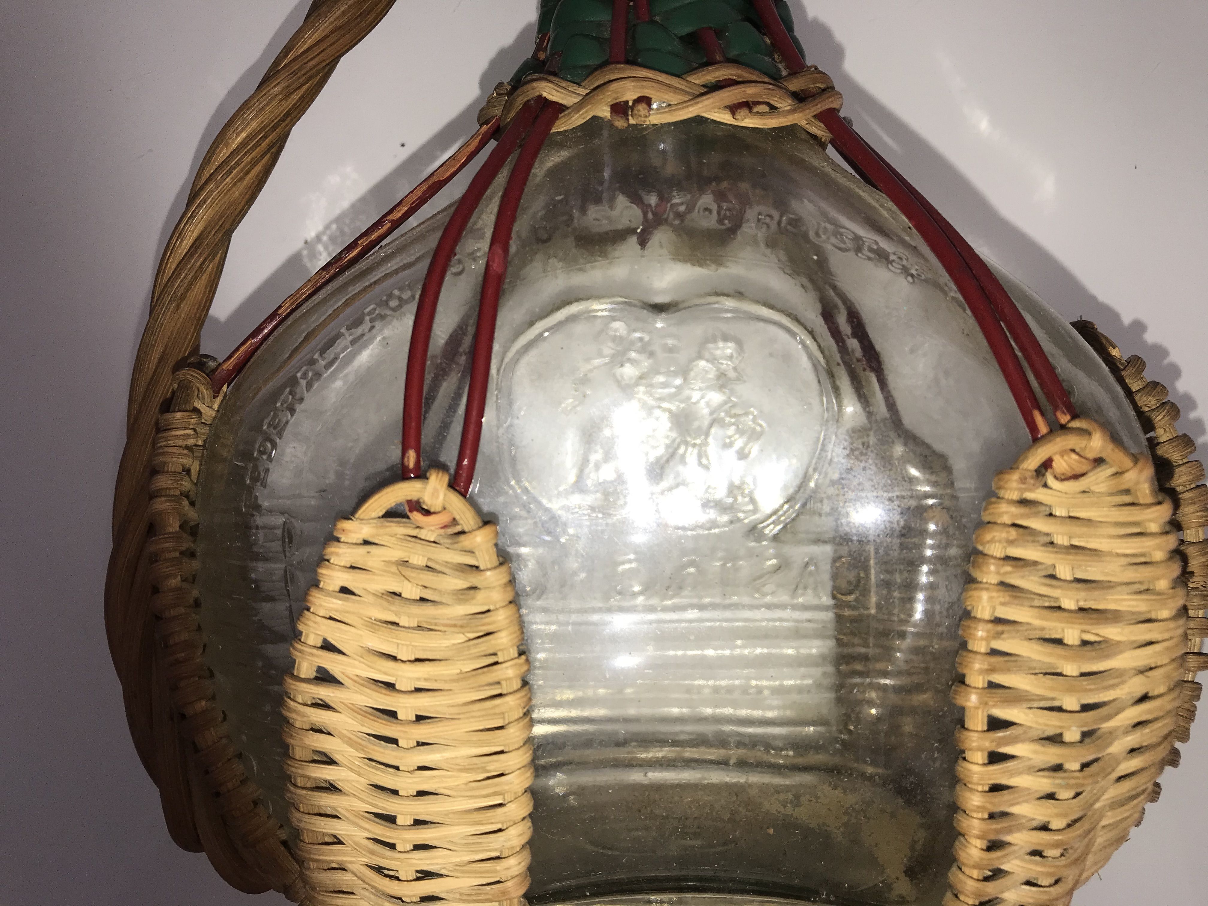 CASTAGNON glass carafe covered with wicker with music box
