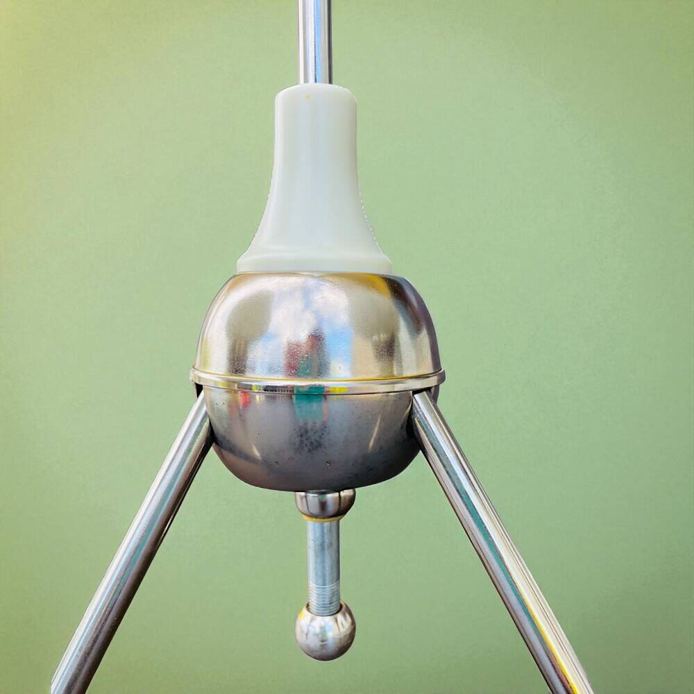 Mid Century Modern 3-light chandelier
