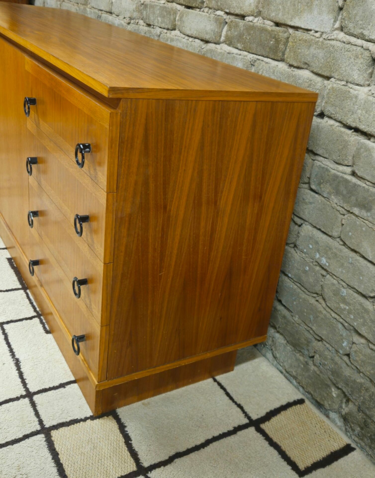 Vintage teak sideboard – 1961 – 2 doors & 4 drawers