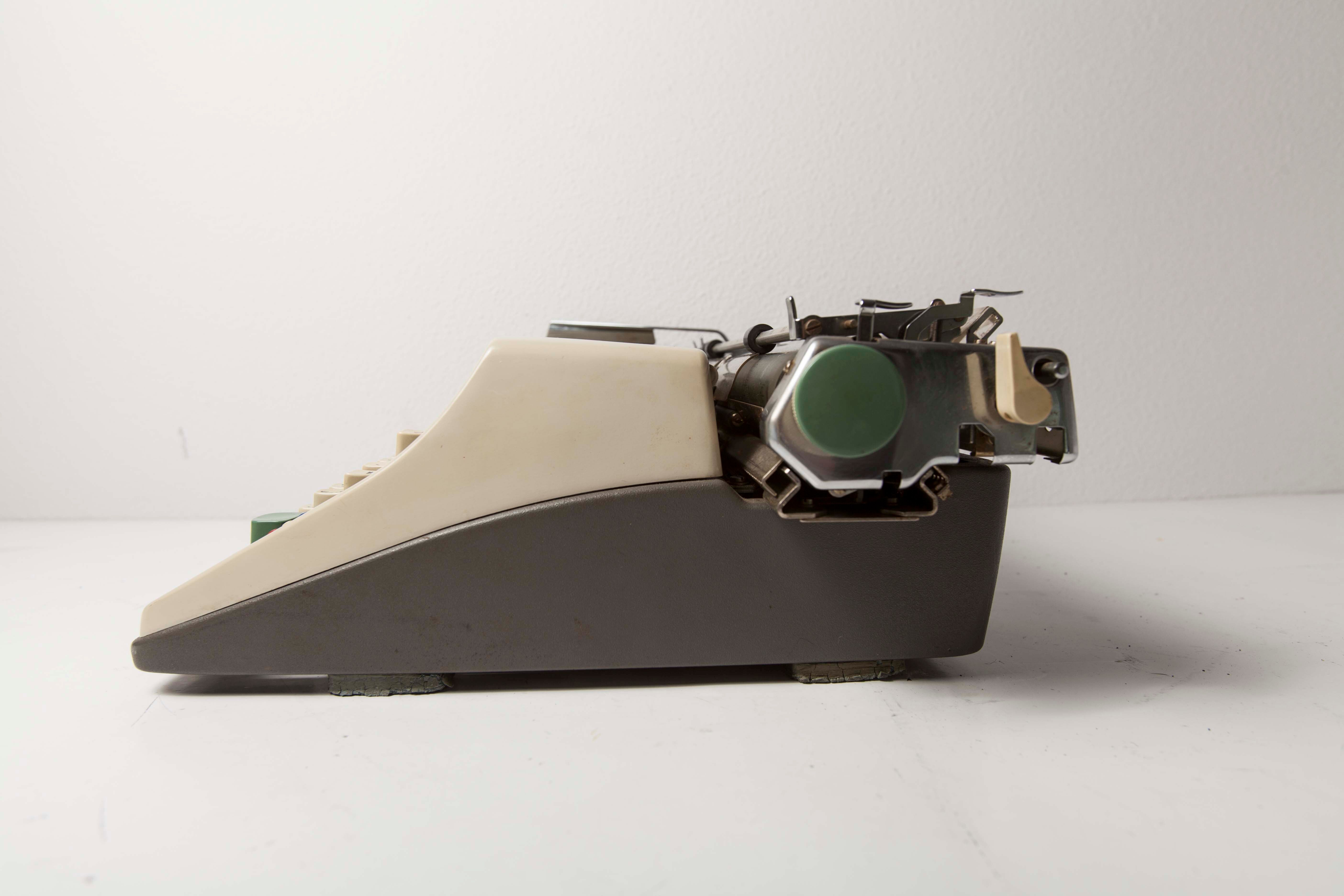 Typewriter Olympia, 70s
