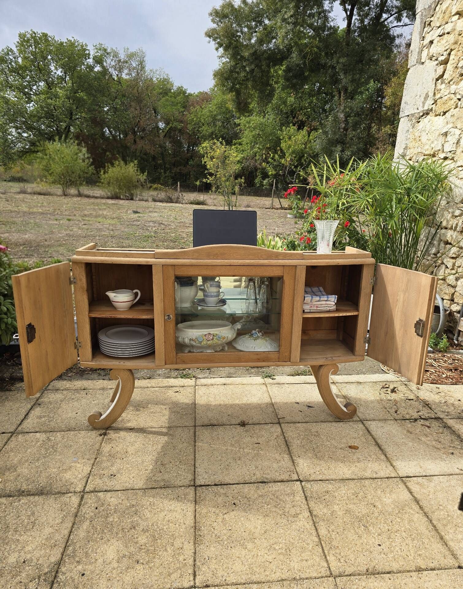 Art Deco buffet with showcase and solid raw wood mirror