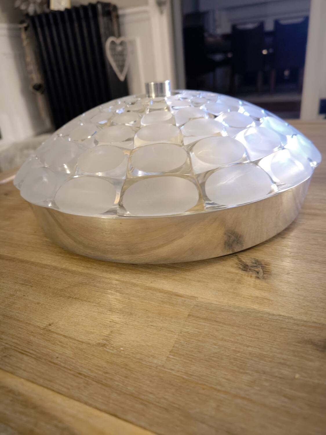 Wall/Ceiling Light
Aluminum and glass by Peill &
Putzler 197