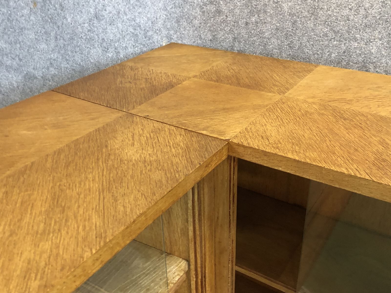 The 1940s oak corner Cabinet