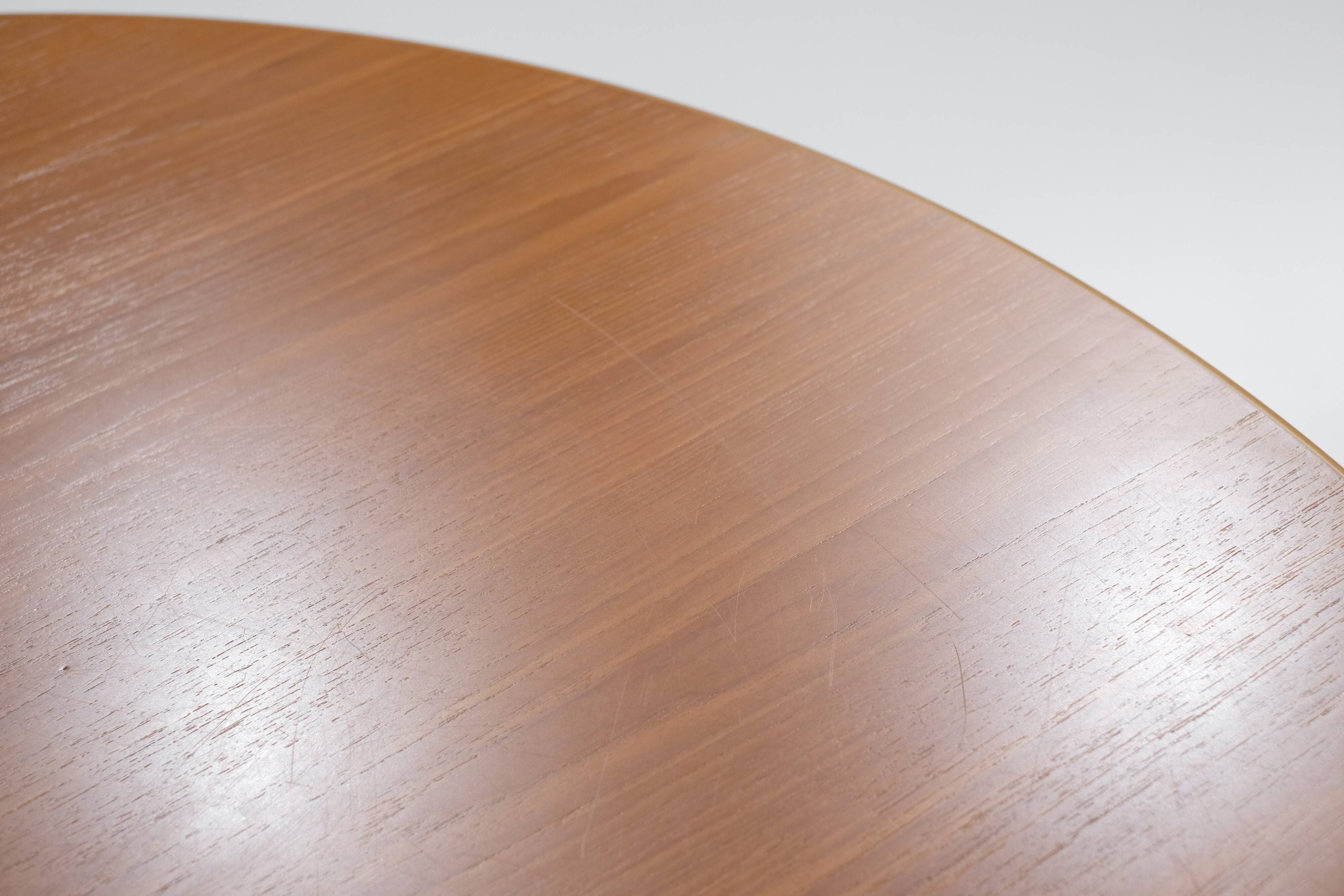 Wooden "Tulip" table by Eero Saarinen for Knoll Studio, USA 1958.