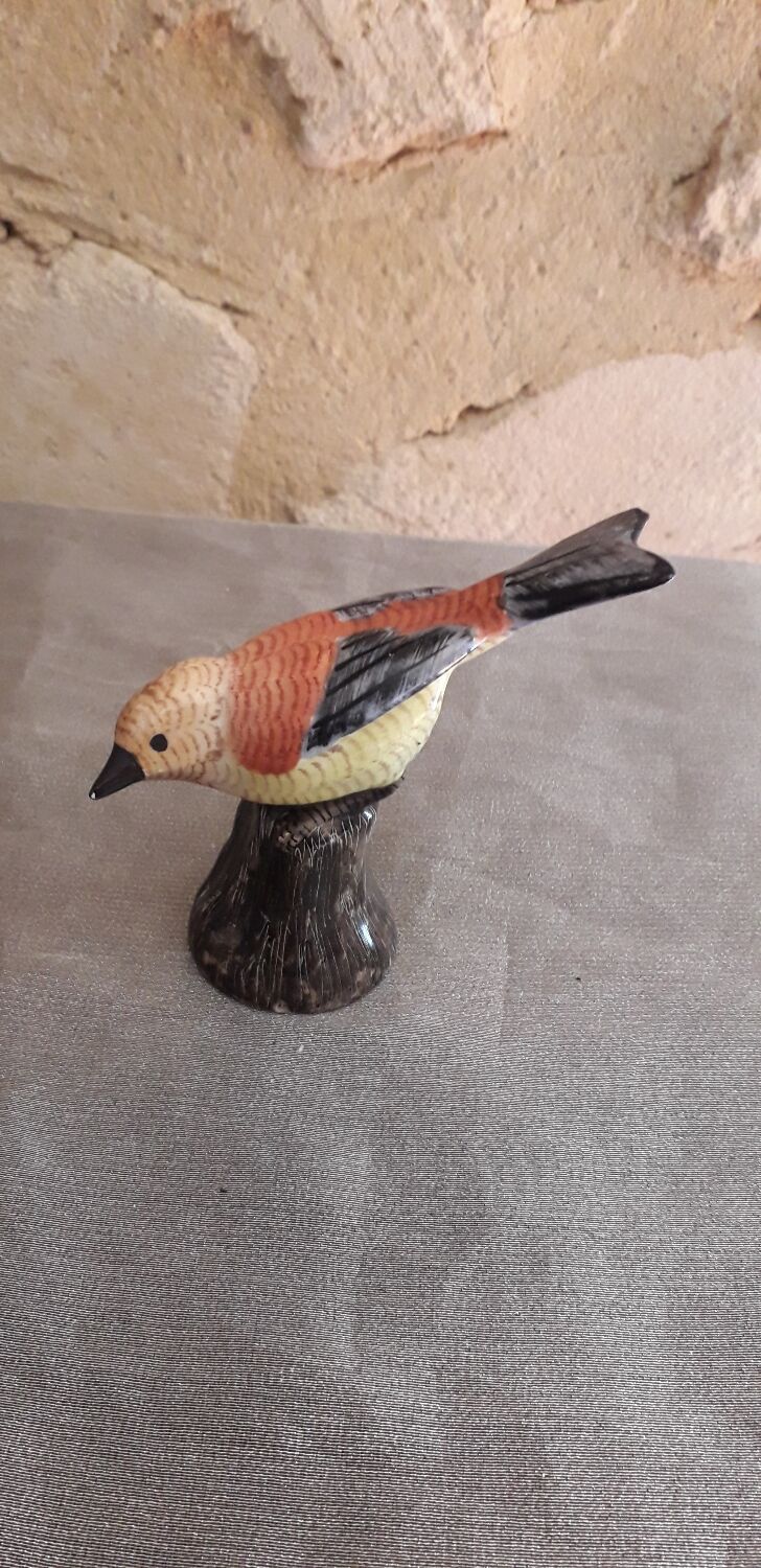 Collector's bird in painted porcelain