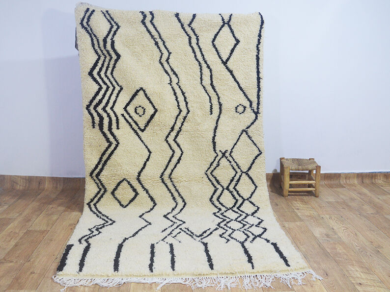 Abstract berber carpet 275 x 148 cm