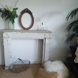Fireplace mantle