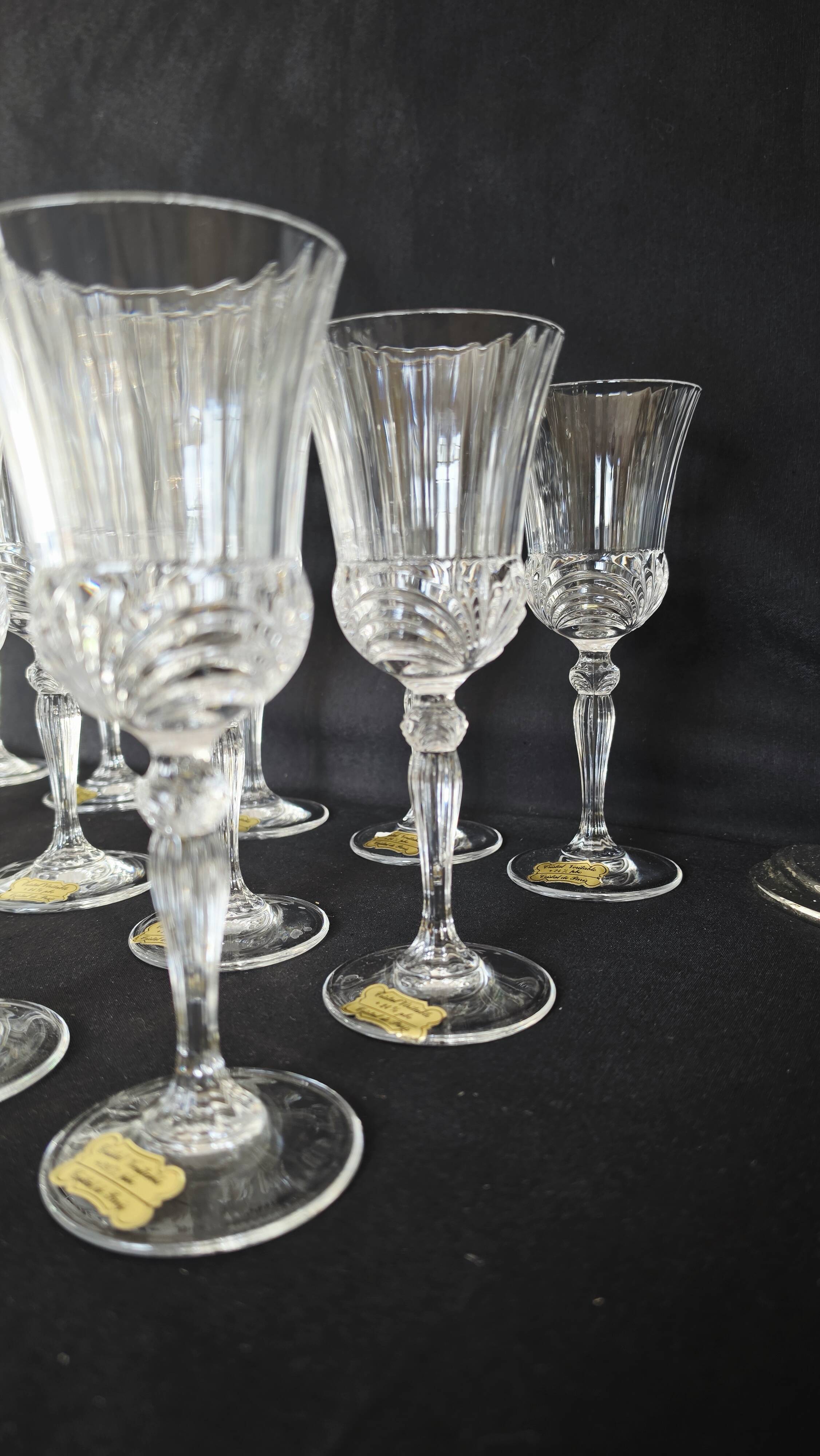 Lot exclusif de 18 verres authentiques en cristal de Lorraine Paris (+24 %