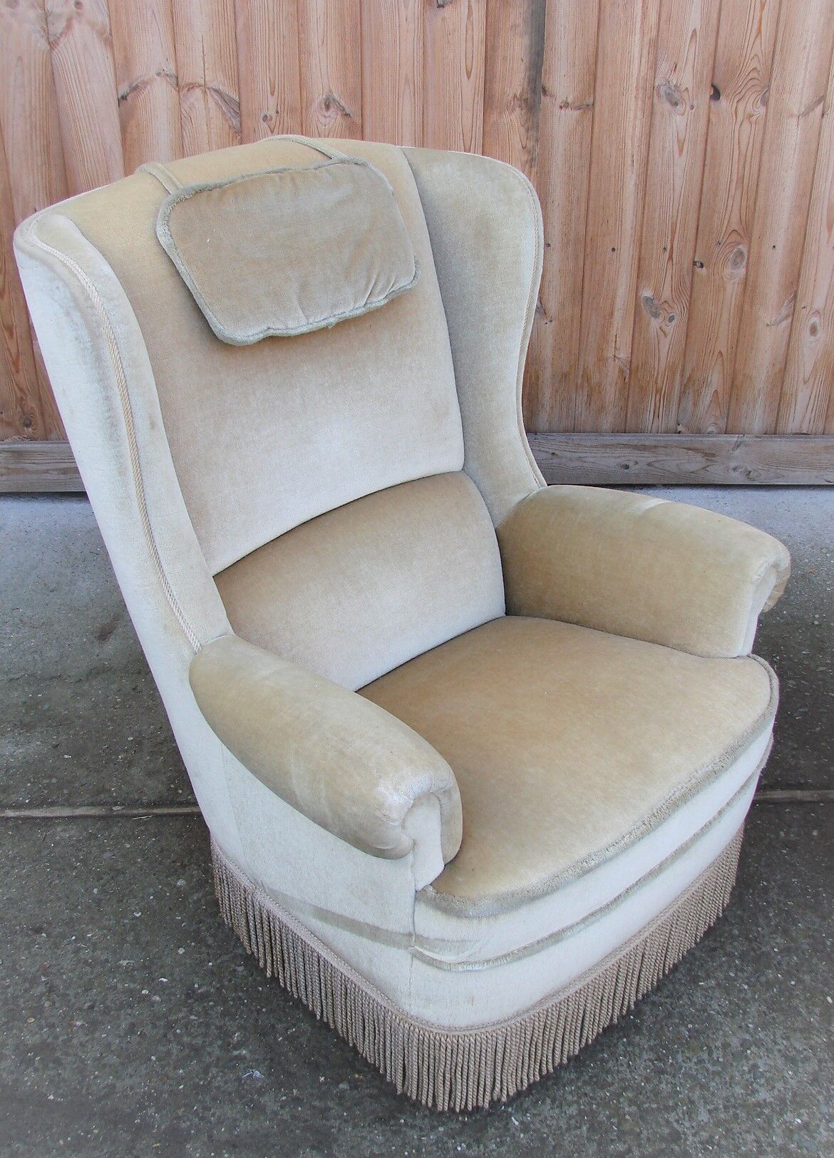 A pair of uszak armchairs, 70’s