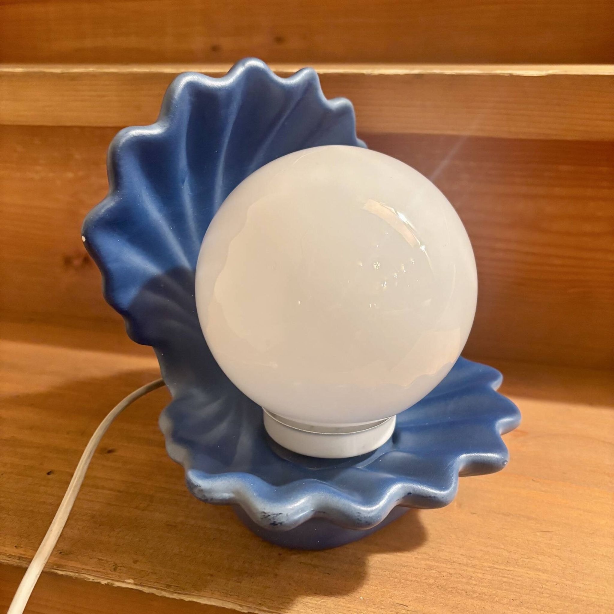 Vintage shell lamp