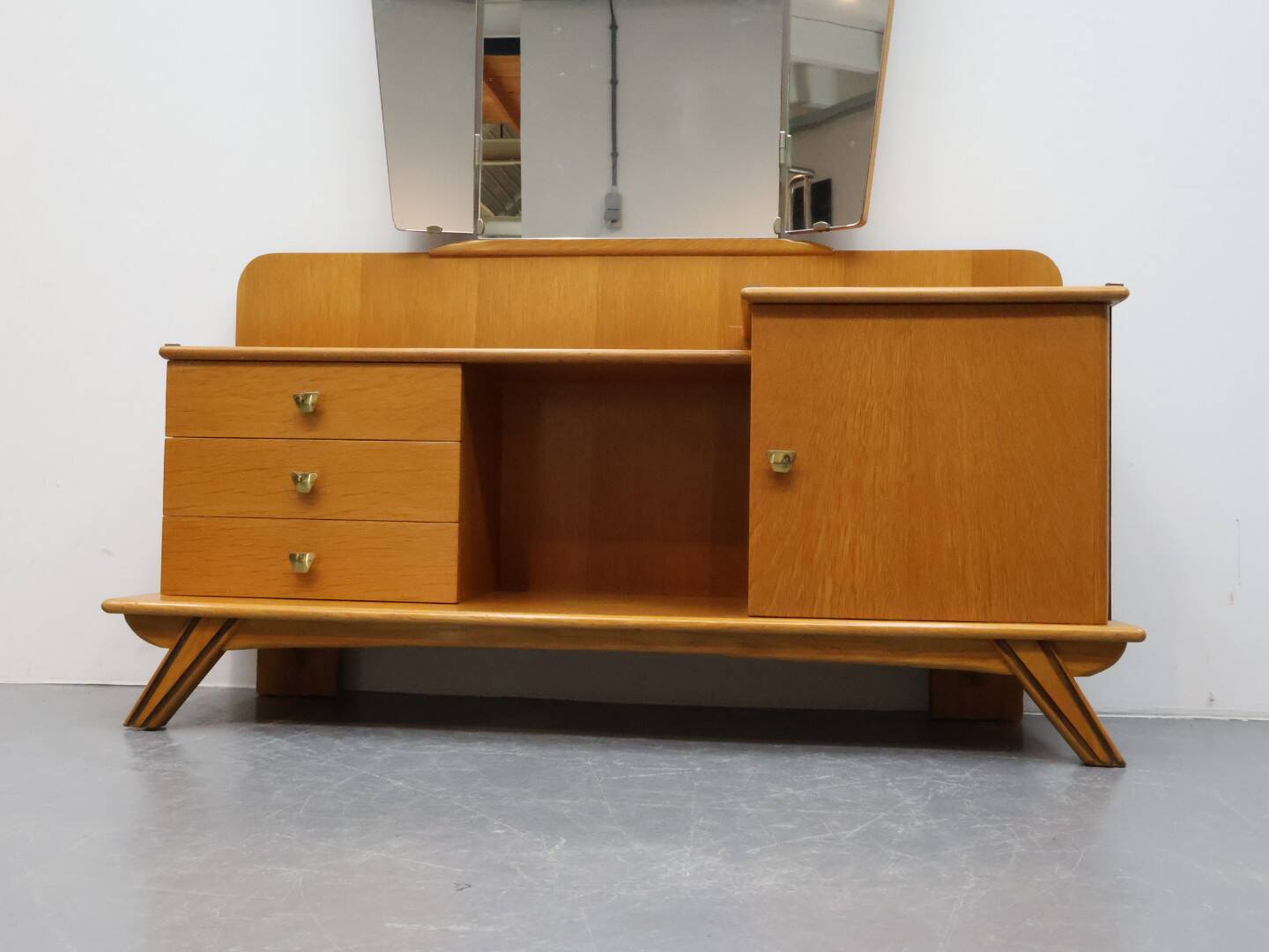 Vintage kaptafel met drieluik spiegel eiken