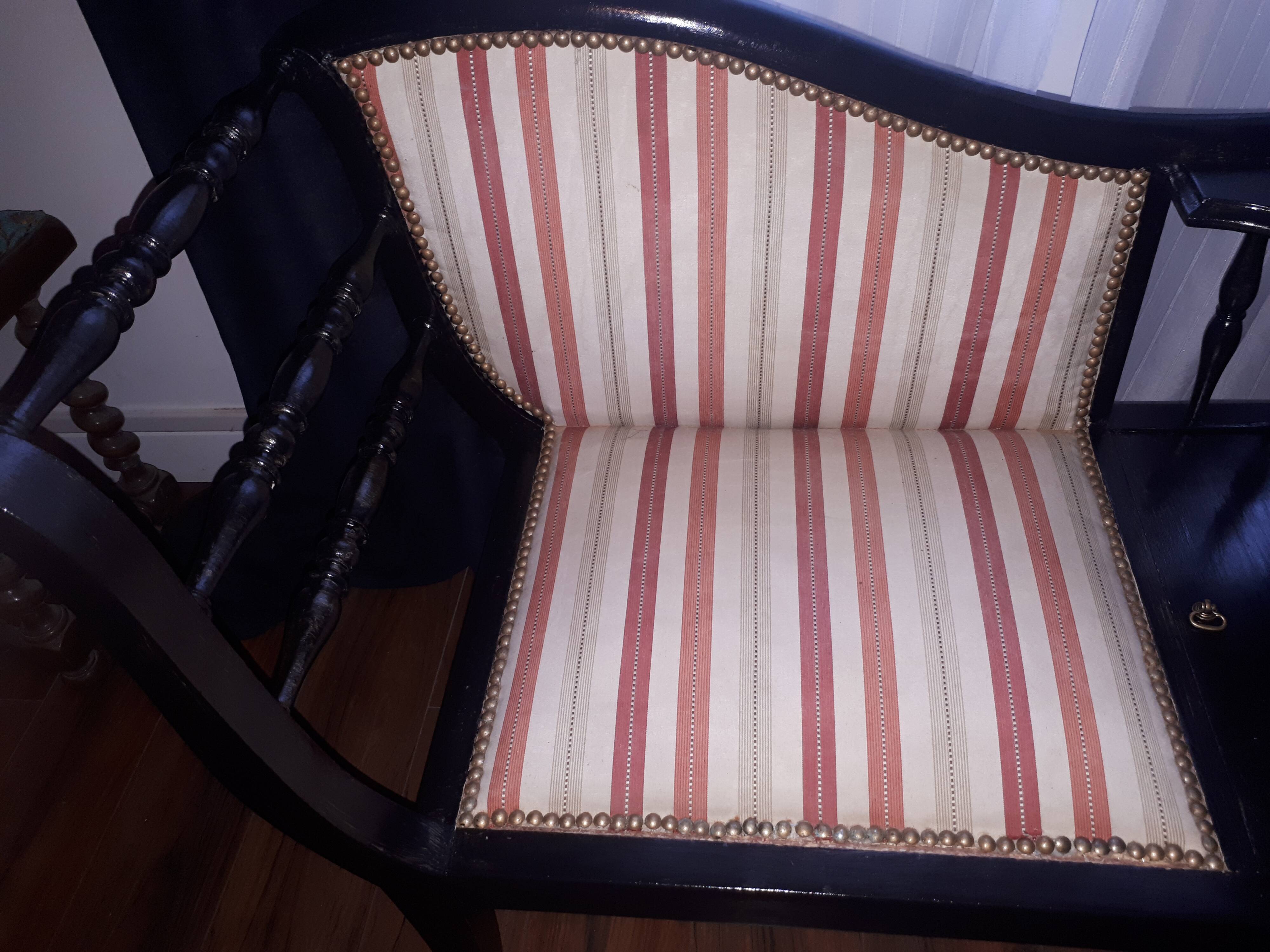 Bench bench telephone