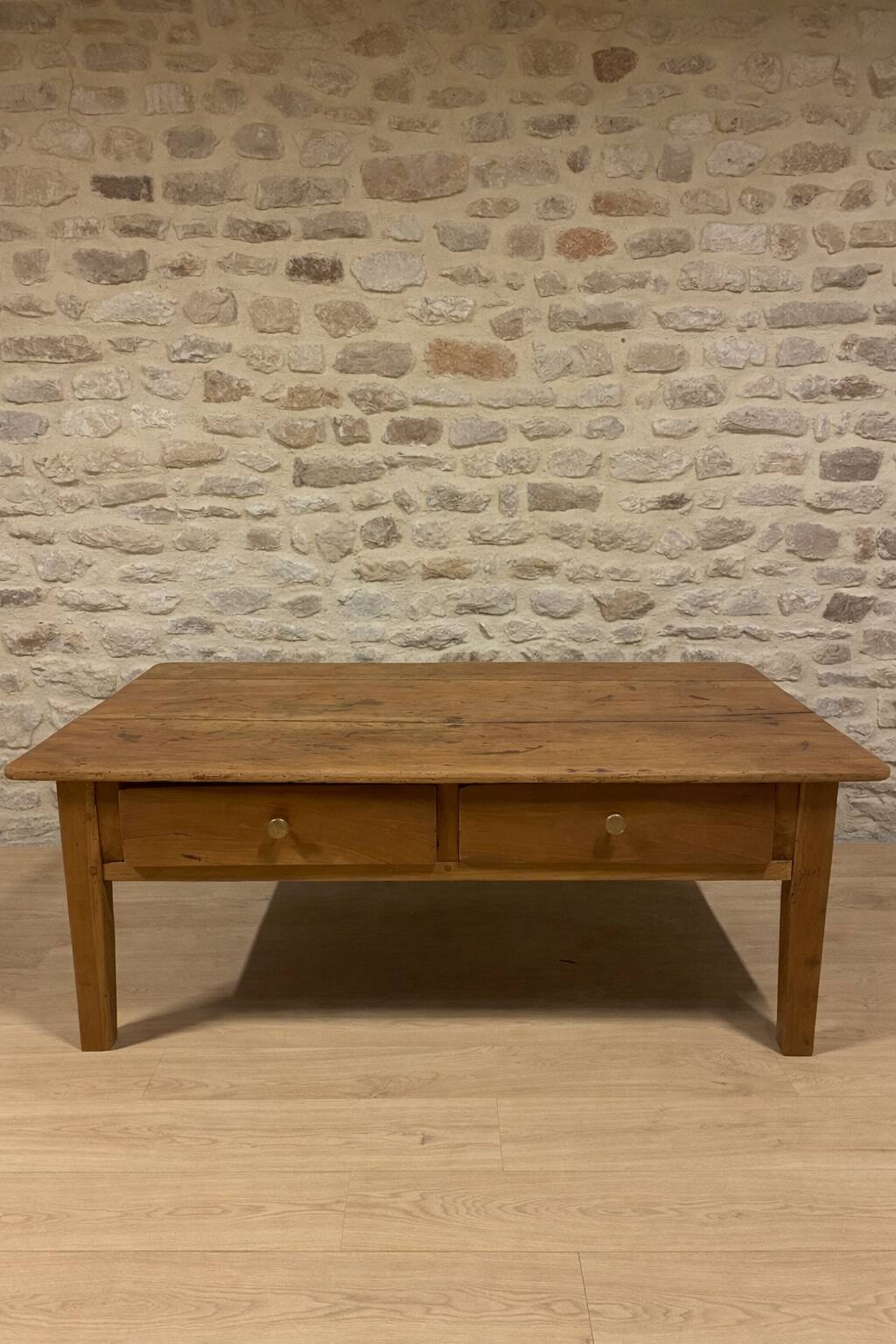 Solid wood coffee table with 2 drawers – chic country style