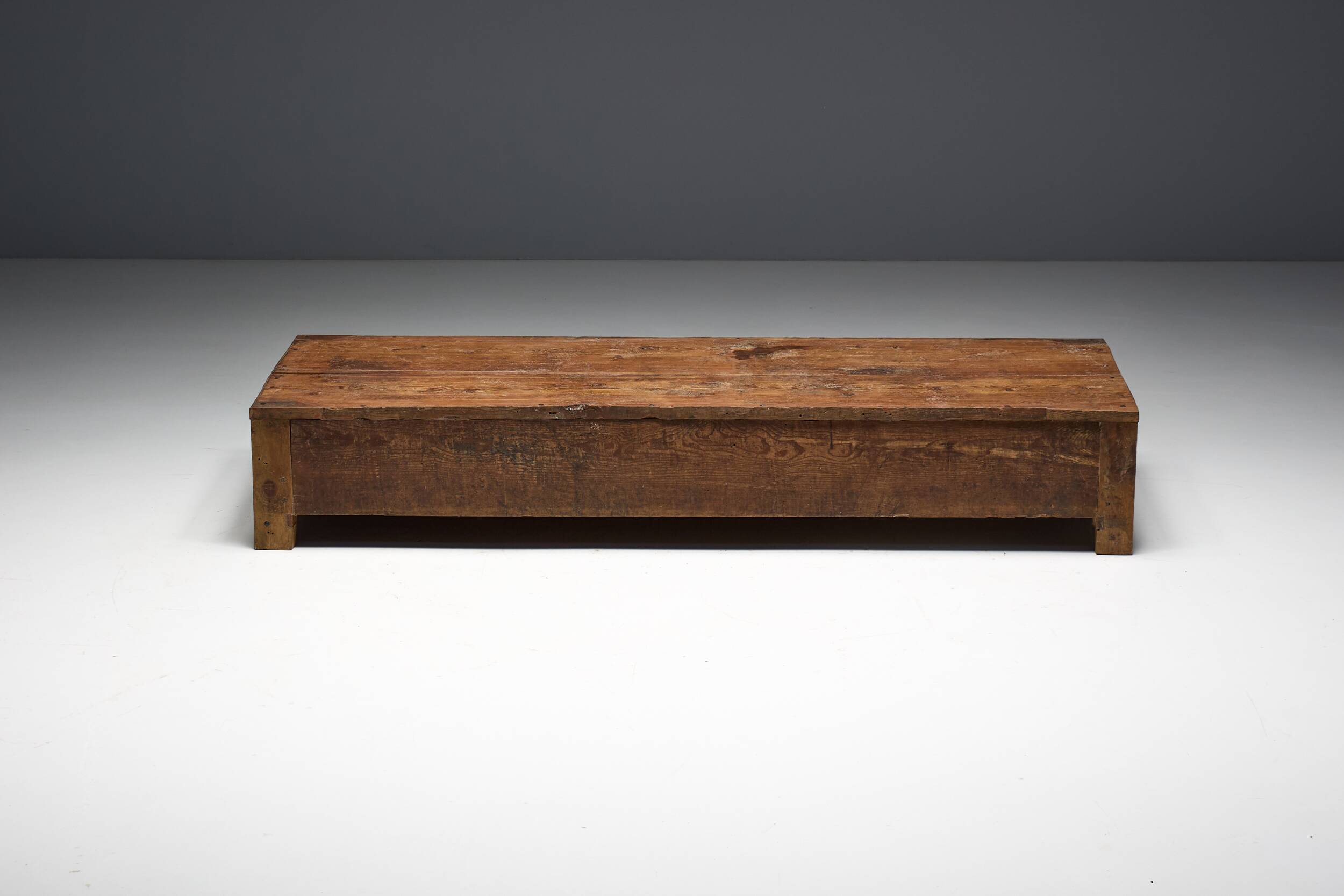 Table basse rustique vernaculaire, France, 20e siècle