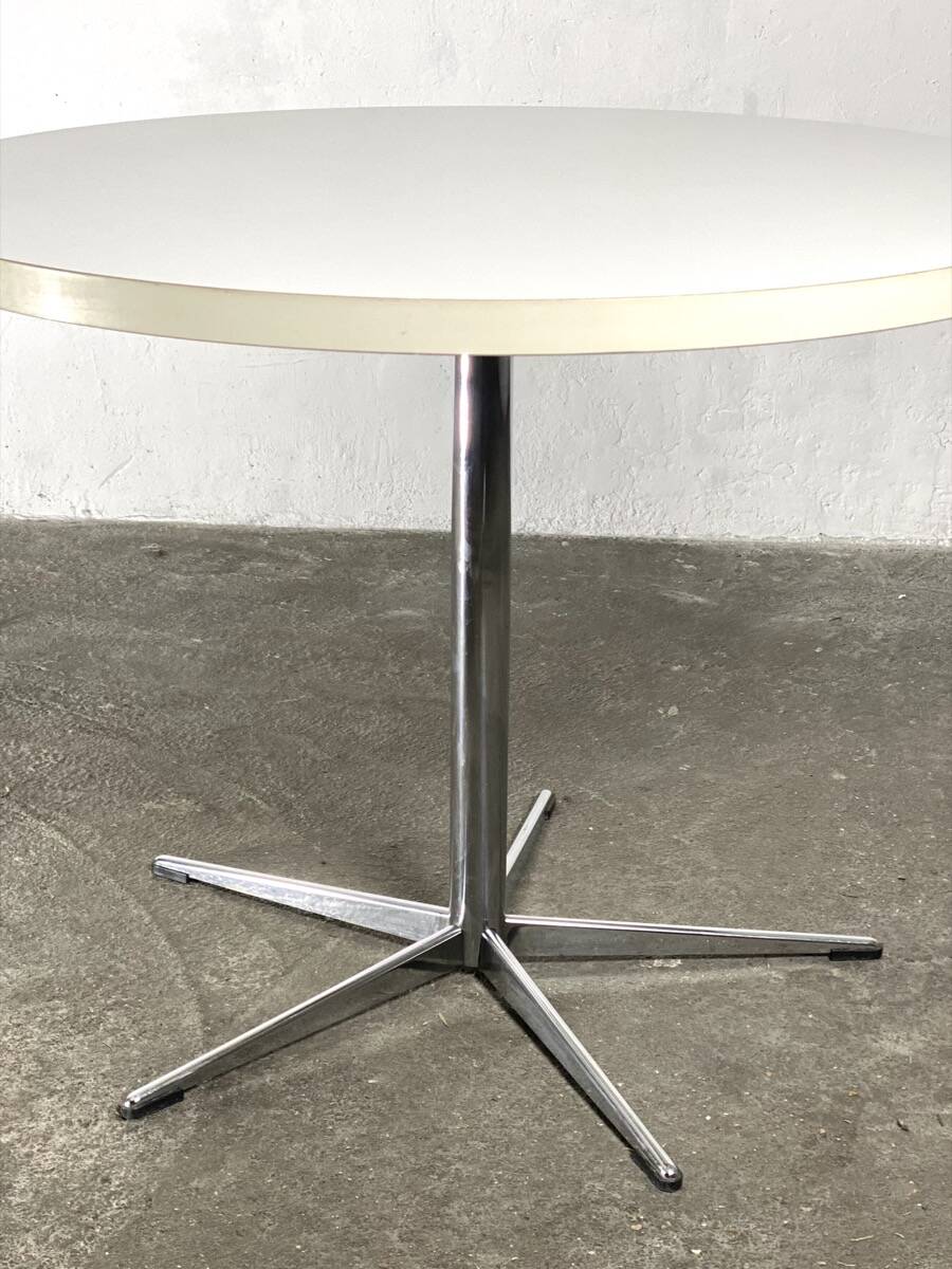 Vintage round dining table, 1960