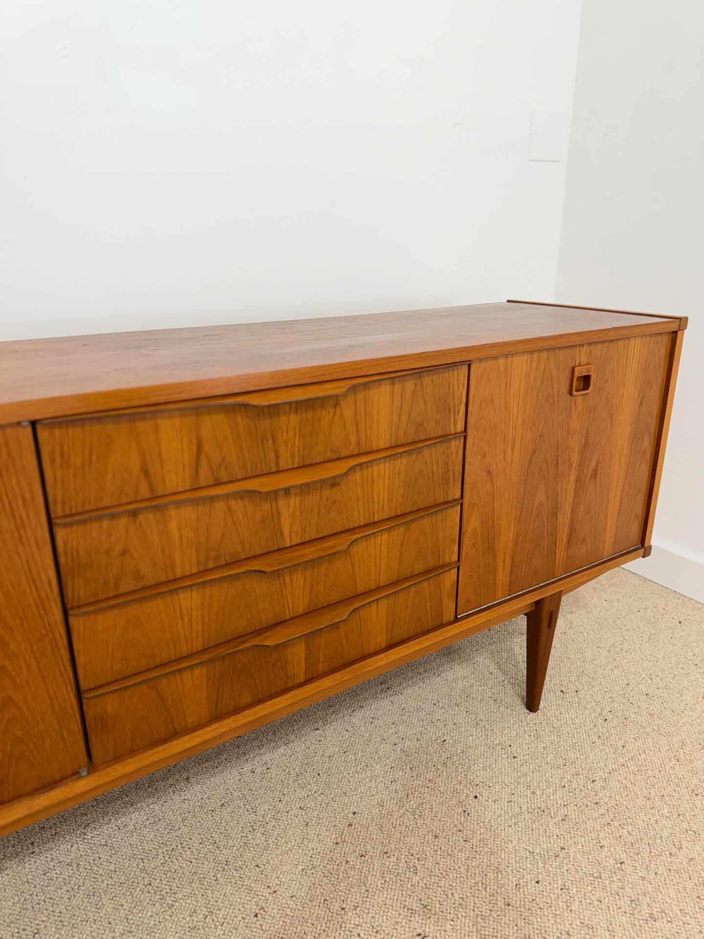 Large ARNO sideboard in oak – 1960s/70s