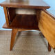 Table d’appoint table de chevet vintage bois pieds compas et rotin