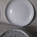 White porcelain drainer and dish