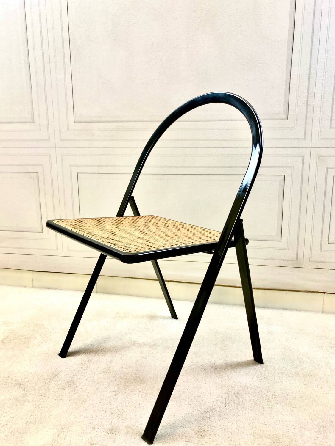 Paire de chaises Giorgio Cattelan – métal noir et cannage