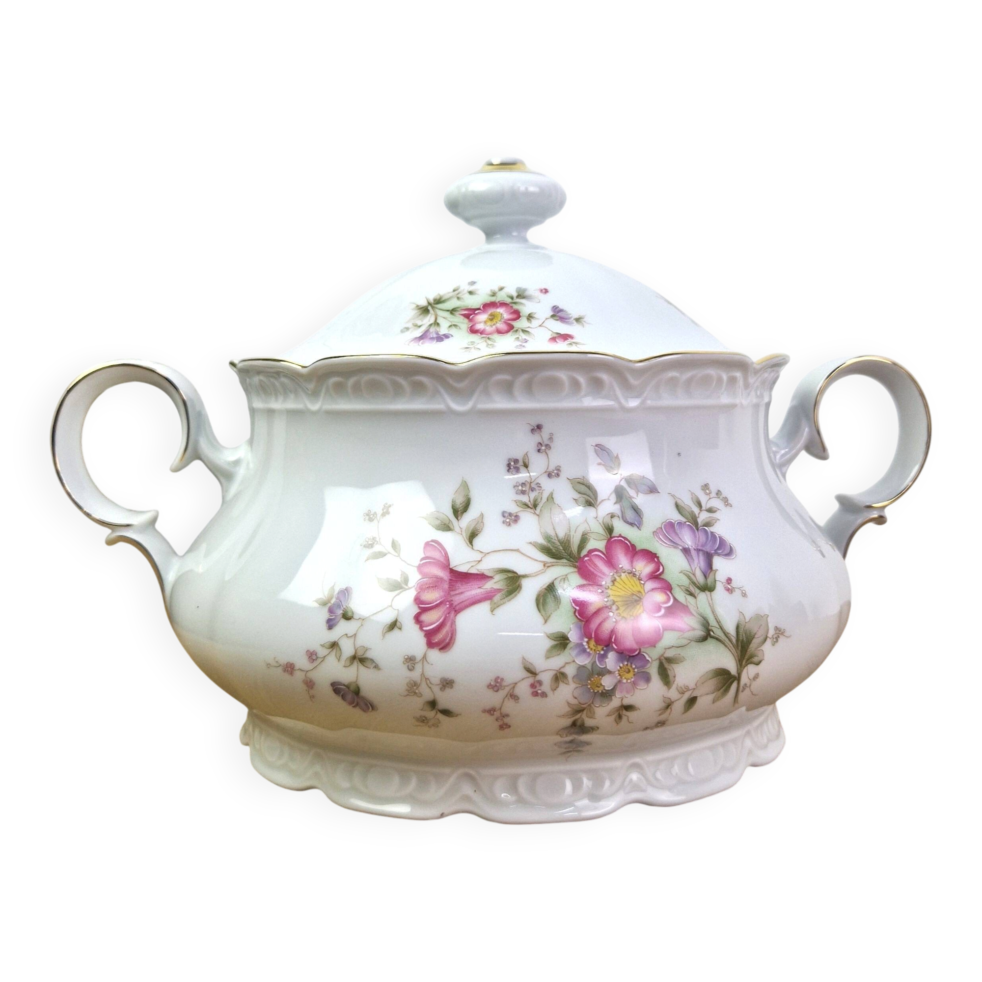 Vintage Mitterteich Bavaria soup tureen in porcelain with floral decoration.