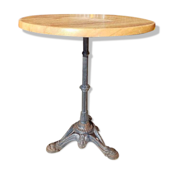 Outdoor bistro table