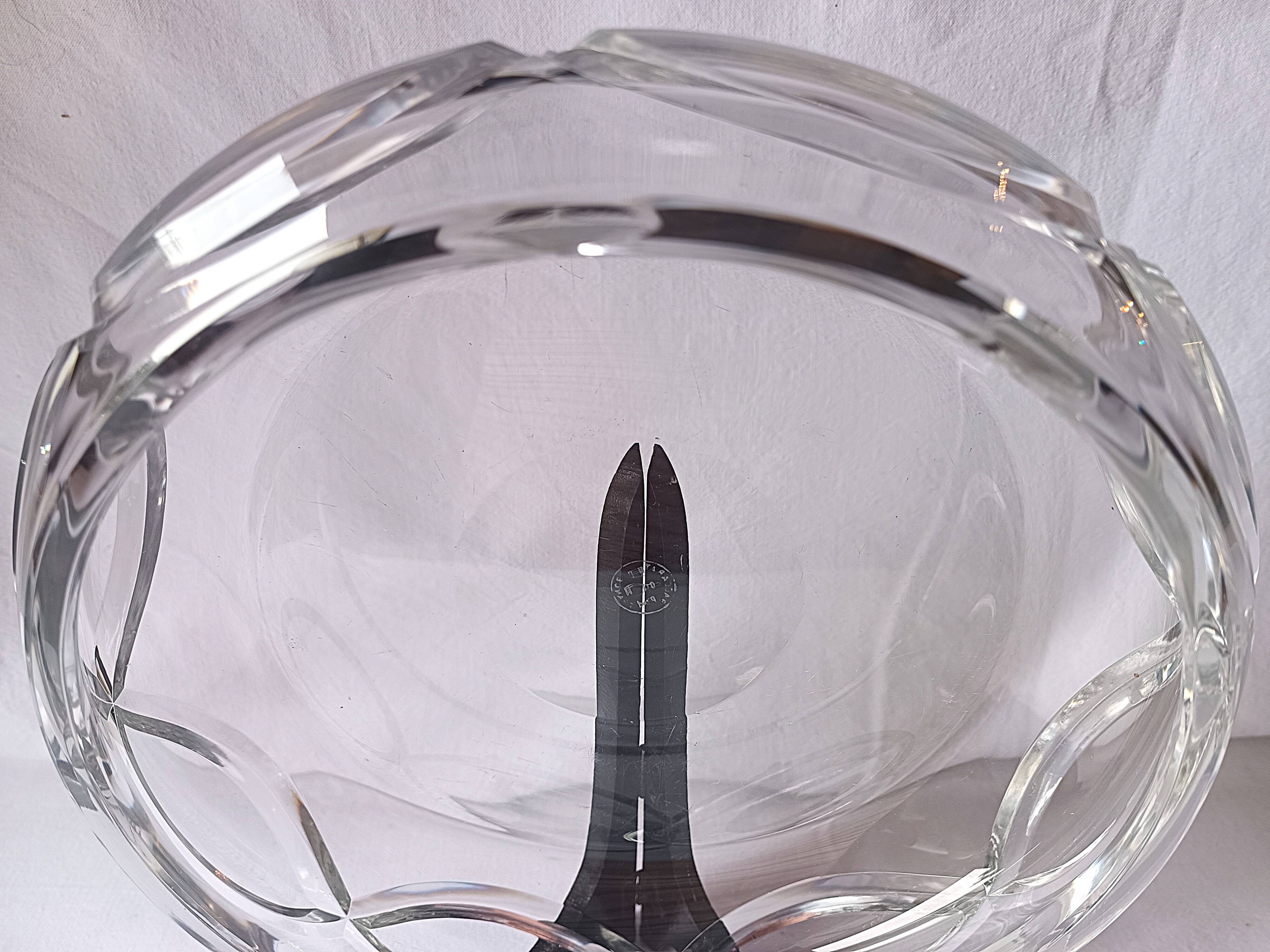 large Baccarat crystal bowl stamped centre plate salad bowl