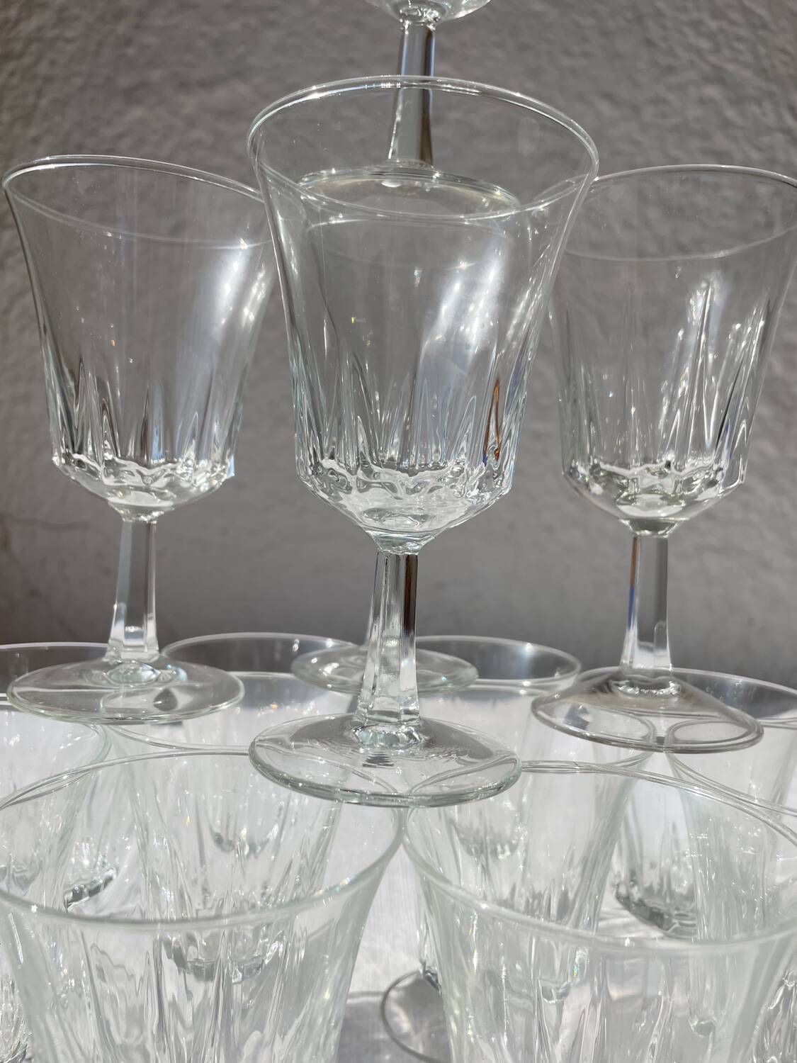Set of 17 stemmed wine glasses
